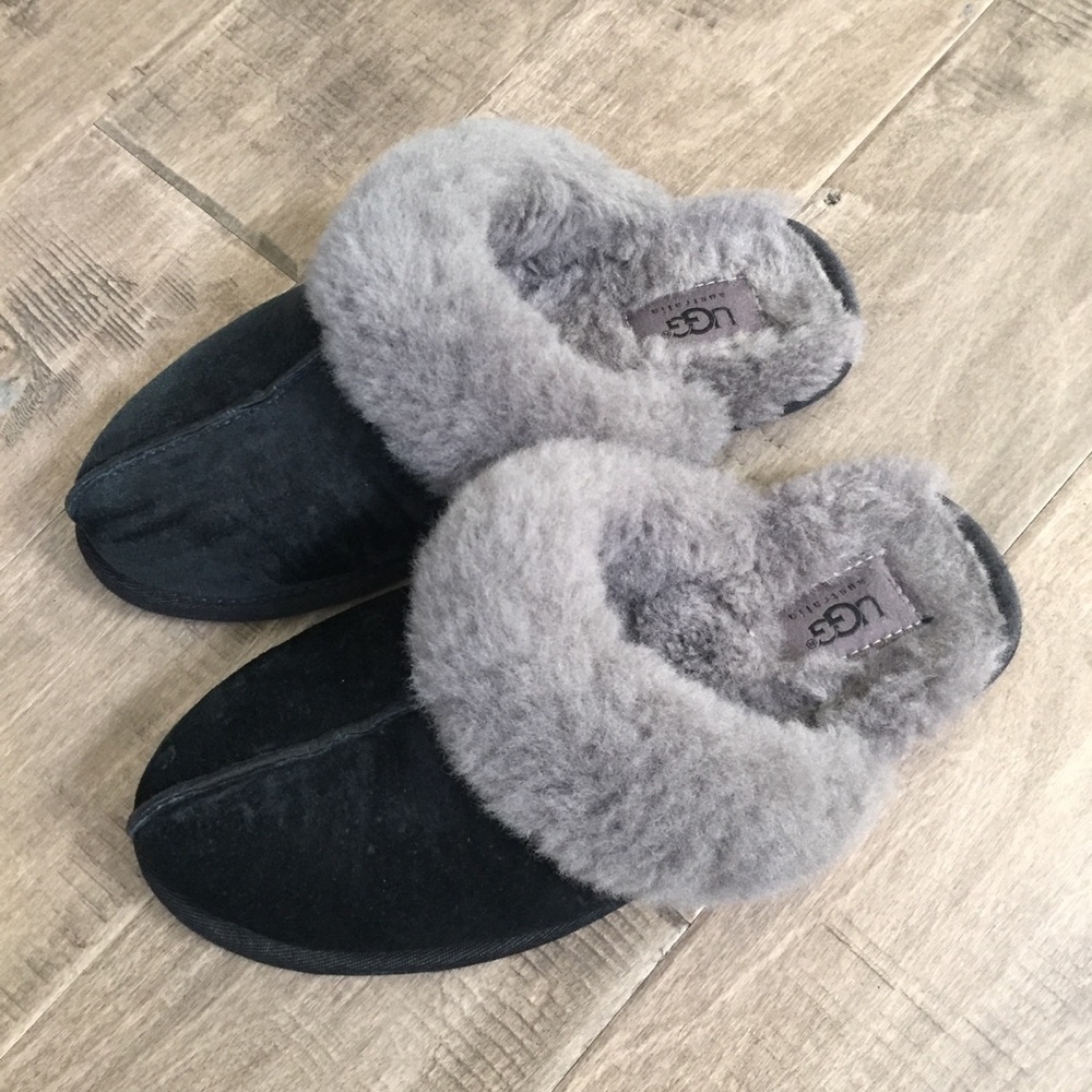 UGG Scuffette II Slippers,  Black Suede with Gray Fur, 7 (6-6.5)